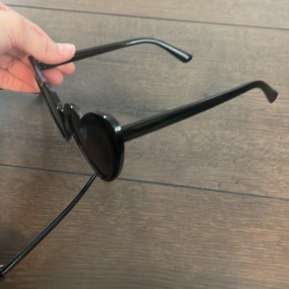 🖤black heart shaped sunglasses 🖤 THREE PAIRS - Picture 2 of 3